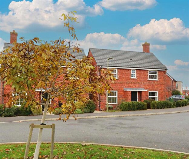 3 Bedroom Detached House To Rent In Esingdon Drive, Thame, OX9