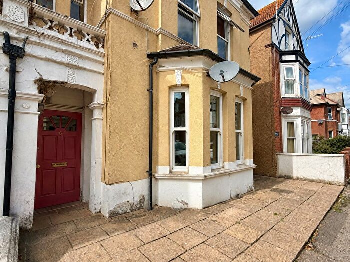 1 Bedroom Flat For Sale In Albany Road, Bexhill-On-Sea, TN40