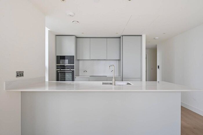 2 Bedroom Flat To Rent In Marsh Wall, , Tower Hamlets, London, E14