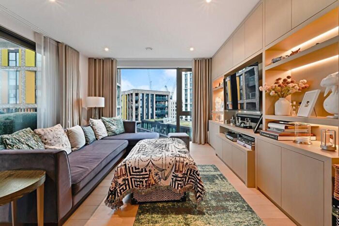 3 Bedroom Apartment For Sale In Legacy Building, Embassy Gardens, Nine Elms, SW11