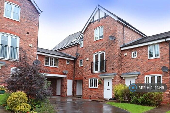 2 Bedroom Flat To Rent In Welldale Mews, Sale, M33