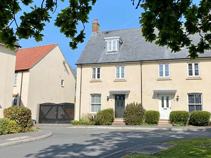 4 Bedroom Semi-Detached House For Sale In Hillcrest Gardens, Exmouth, EX8