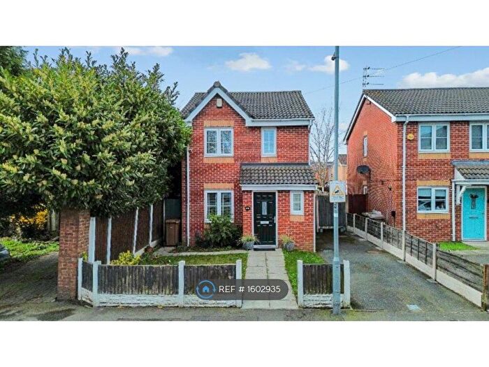 3 Bedroom Detached House To Rent In Peckers Hill Road, St Helens, WA9