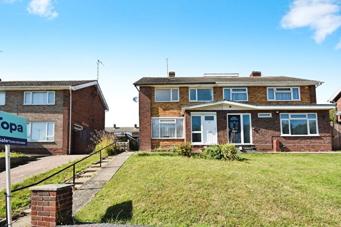 3 Bedroom Semi Detached House For Sale In Booth Avenue, Colchester, CO4