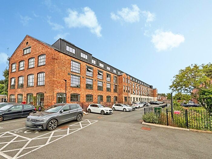 2 Bedroom Flat For Sale In Countess Road, Northampton, NN5