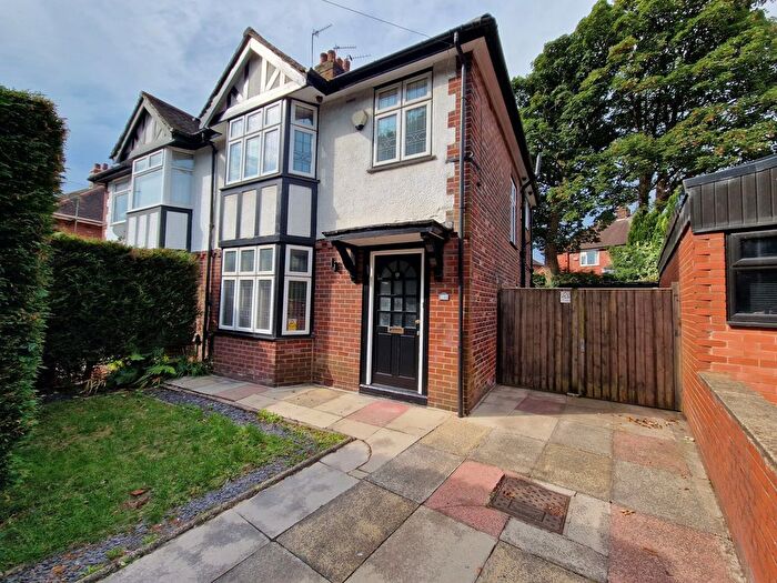 3 Bedroom Semi-Detached House To Rent In Tudor Avenue, Bolton, BL1