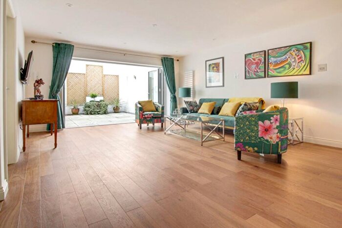 1 Bedroom Apartment For Sale In Kentish Town Road, Kentish Town, NW1