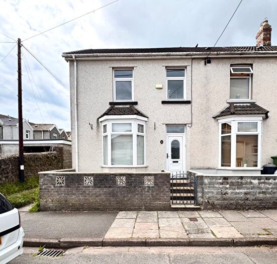 3 Bedroom End Of Terrace House For Sale In Cynon Terrace, Hirwaun, Aberdare, CF44