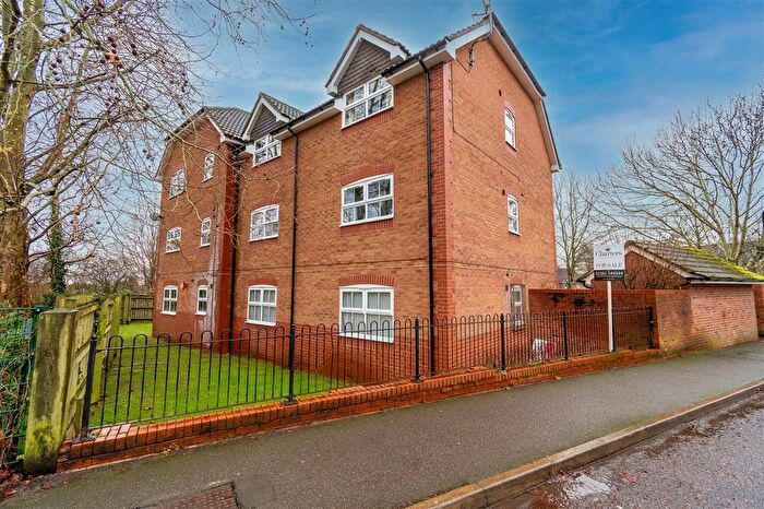 2 Bedroom Flat To Rent In Chelveston Crescent, Southampton, SO16