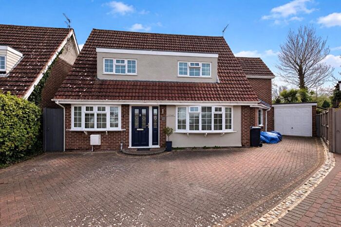 4 Bedroom Chalet For Sale In The Sparlings, Kirby-Le-Soken, CO13