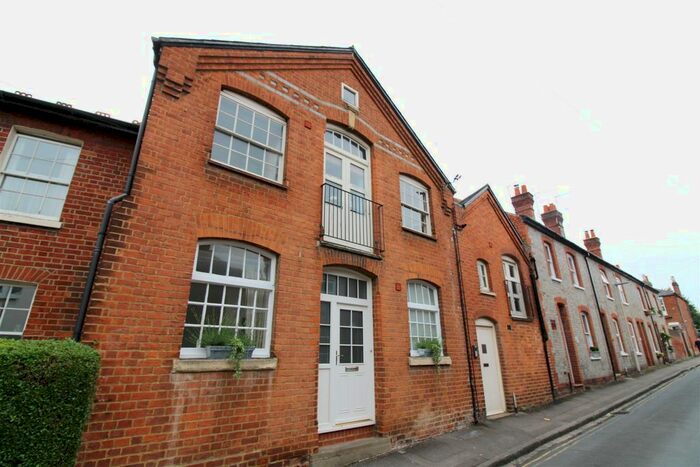 1 Bedroom Flat To Rent In St. Johns Hill, Reading, Berkshire, RG1