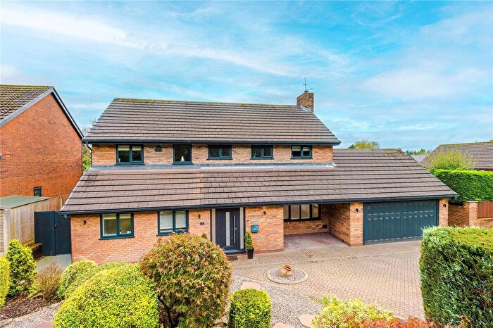 4 Bedroom Detached House For Sale In New Meadow, Lostock, Bolton, BL6