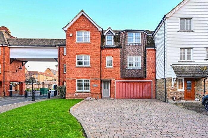 4 Bedroom Town House To Rent In Kensington, Eastbourne, BN23