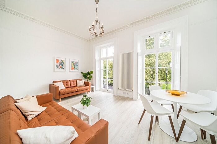 1 Bedroom Flat To Rent In Royal Crescent, Holland Park, London, W11