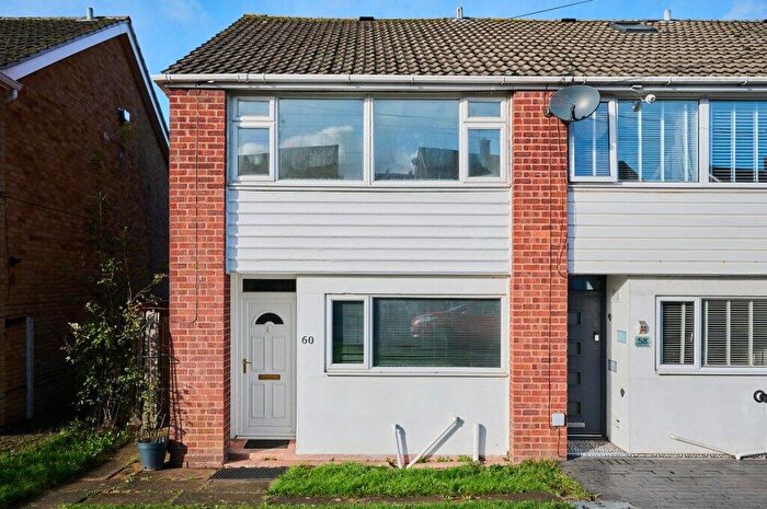 3 Bedroom Semi Detached House For Sale In Frobisher Road, Bilton, CV22