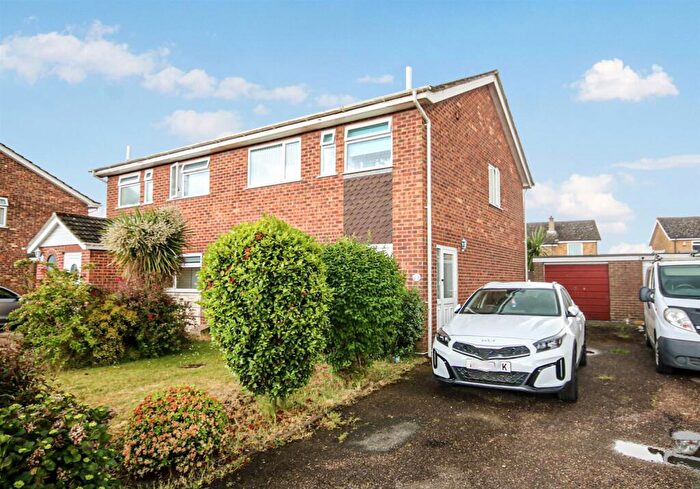 3 Bedroom Semi-Detached House For Sale In Angela Road, Horsford, NR10