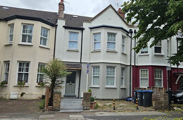6 Bedroom Terraced House For Sale In Palmerston Road, London, N22