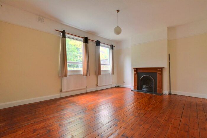 2 Bedroom Apartment To Rent In Lewisham Hill, Lewisham, London, SE13
