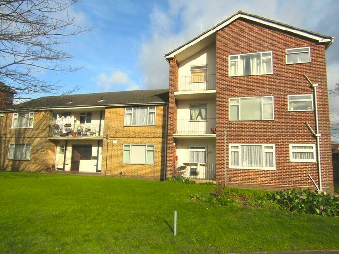 2 Bedroom Flat To Rent In Open Day Th March* Bitterne, Southampton, SO18
