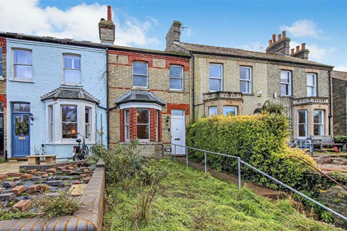 3 Bedroom Terraced House For Sale In Riverside, Cambridge, CB5