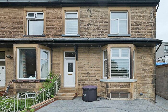 4 Bedroom End Of Terrace House For Sale In Hollin Hill, Burnley, Lancashire, BB11