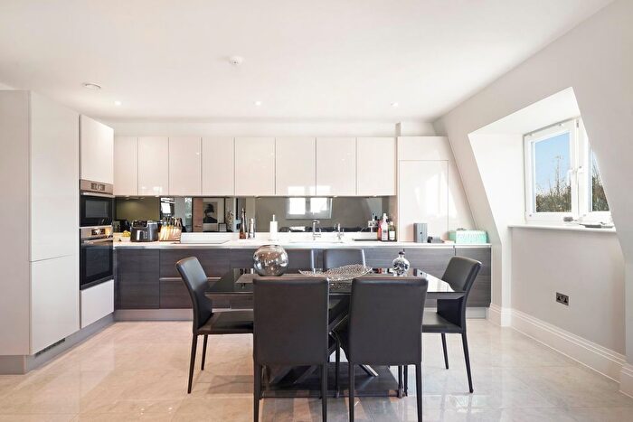 1 Bedroom Flat To Rent In Aspen Place, Bushey Heath, WD23