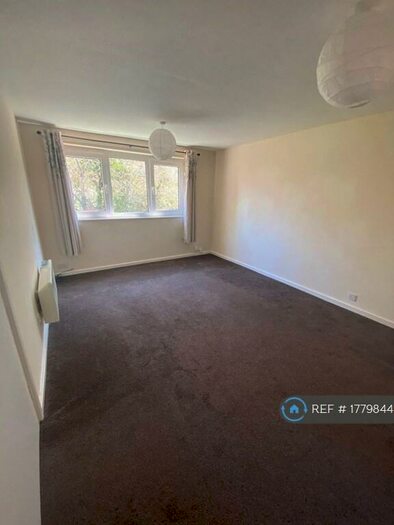 1 Bedroom Flat To Rent In Stockwood/Hengrove, Bristol, BS14