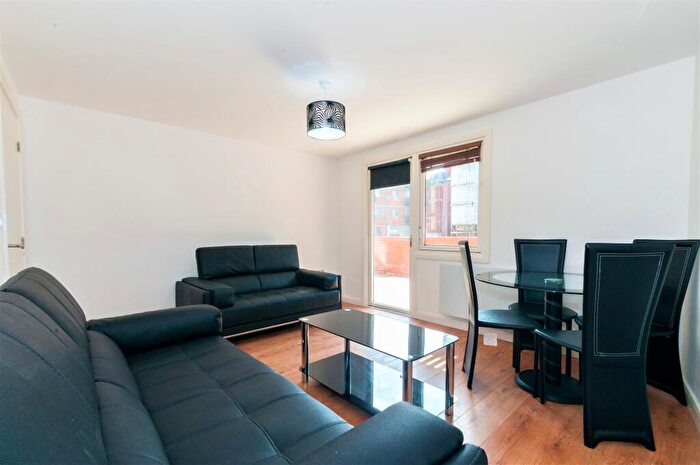 2 Bedroom Apartment To Rent In North Crescent, North Street, Leeds, West Yorkshire, LS2