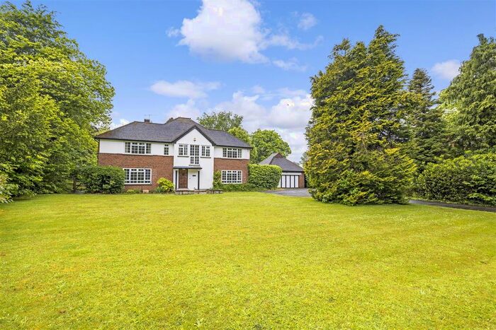 4 Bedroom Property To Rent In The Drive, Wonersh, Guildford, GU5