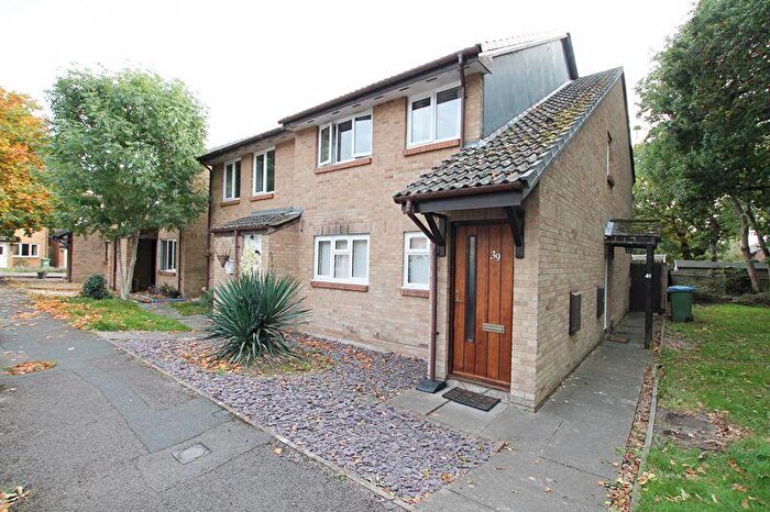 2 Bedroom Flat To Rent In Primrose Way, Locks Heath, SO31