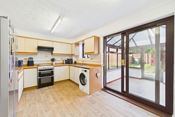 3 Bedroom End Of Terrace House For Sale In Primrose Close, Thetford, IP24