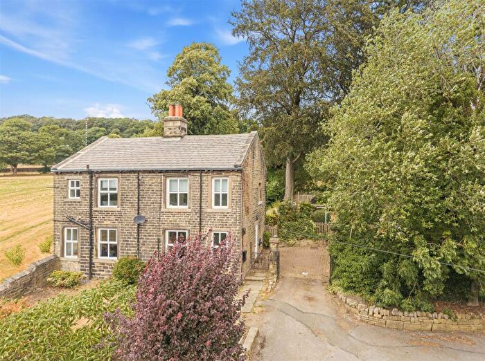 4 Bedroom Detached House For Sale In Saddleworth Road, Greetland, Halifax, HX4