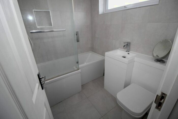 1 Bedroom Flat To Rent In Sefton Road, Stevenage, Hertfordshire, SG1