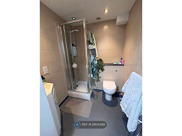 Studio To Rent In Berkeley Square, Bristol, BS8 - Photo 4