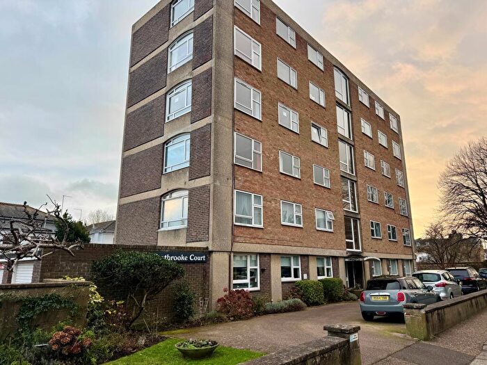 2 Bedroom Flat To Rent In Westbrooke Court, Crescent Road, Worthing, BN11