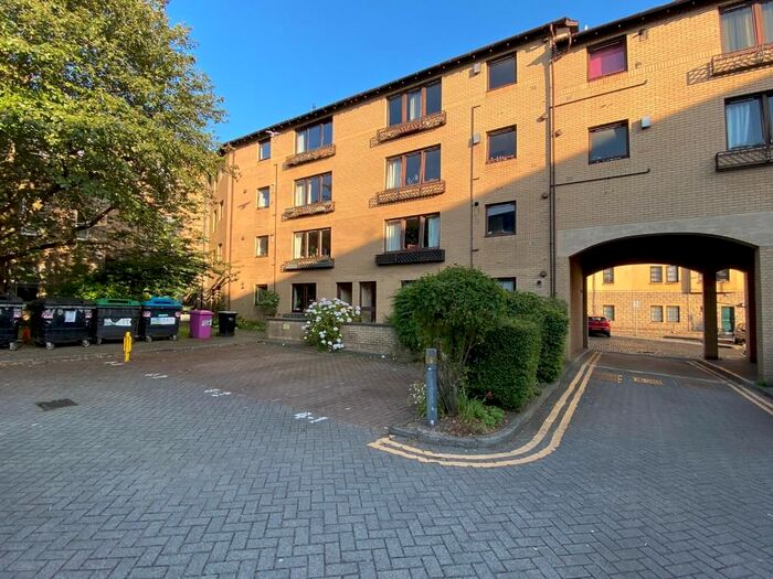 2 Bedroom Flat To Rent In Gilmour's Entry, Newington, Edinburgh, EH8