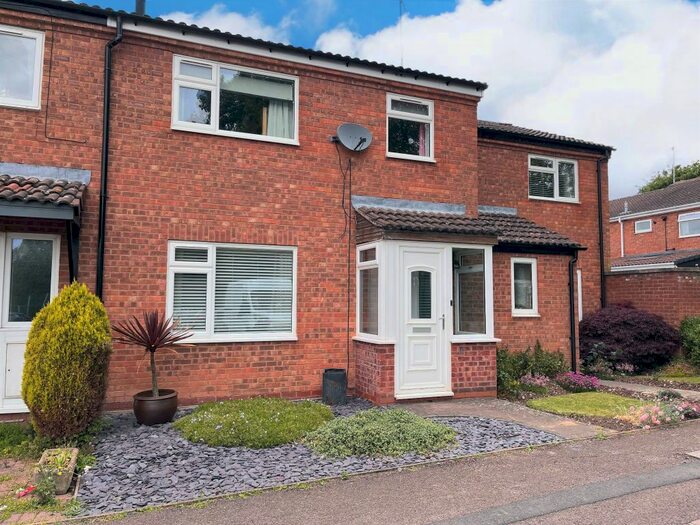 3 Bedroom Terraced House To Rent In Vallet Avenue, Alcester, B49