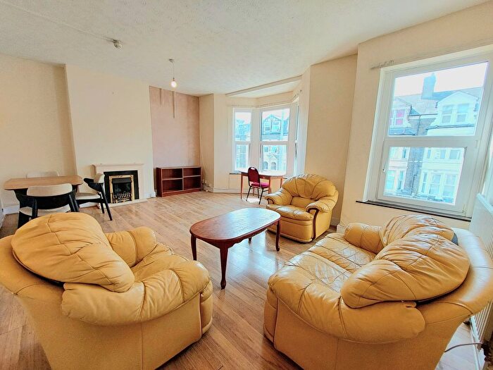 2 Bedroom Flat To Rent In Colum Road, Cardiff, CF10