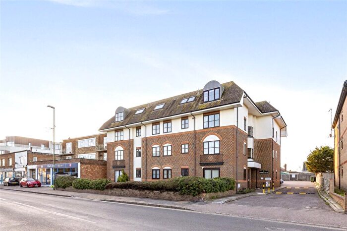 1 Bedroom Flat For Sale In Victoria Court, - South Street, Lancing, West Sussex, BN15