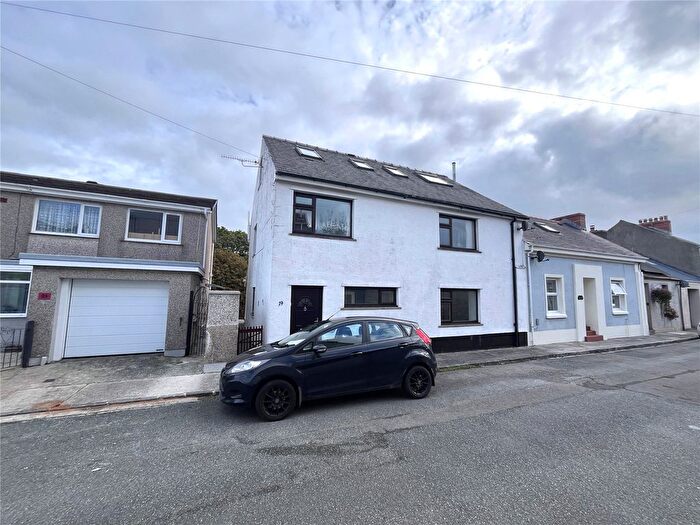 5 Bedroom End Of Terrace House For Sale In Owen Street, Pembroke, Pembrokeshire, SA71