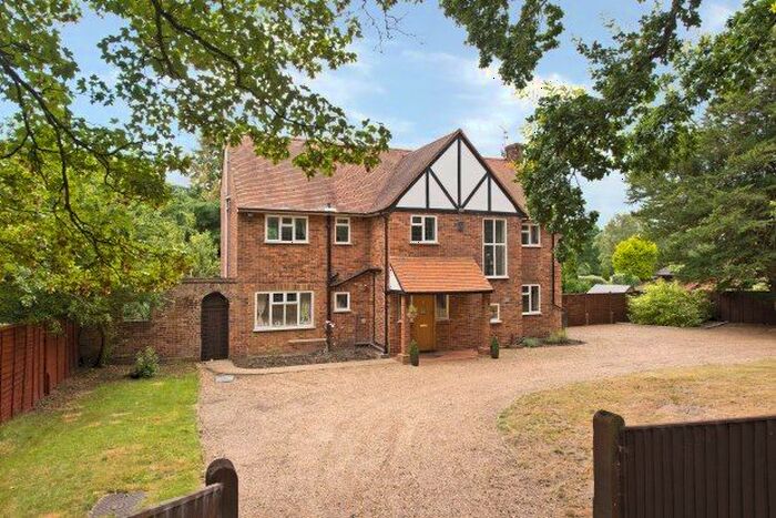 6 Bedroom Detached House To Rent In Byfleet Road, Cobham, KT11