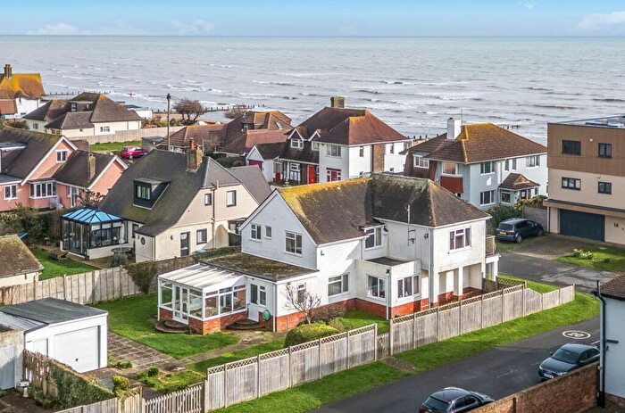 4 Bedroom Detached House For Sale In Davenport Road, Felpham, PO22