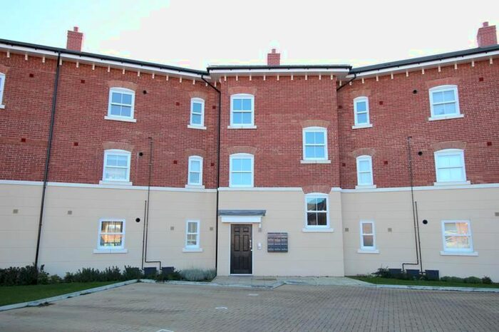 2 Bedroom Flat To Rent In Saxon Court, Terrington Place, MK40