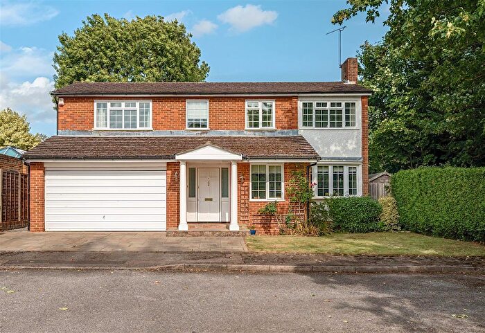 4 Bedroom Detached House For Sale In Oldfield Gardens, Ashtead, KT21