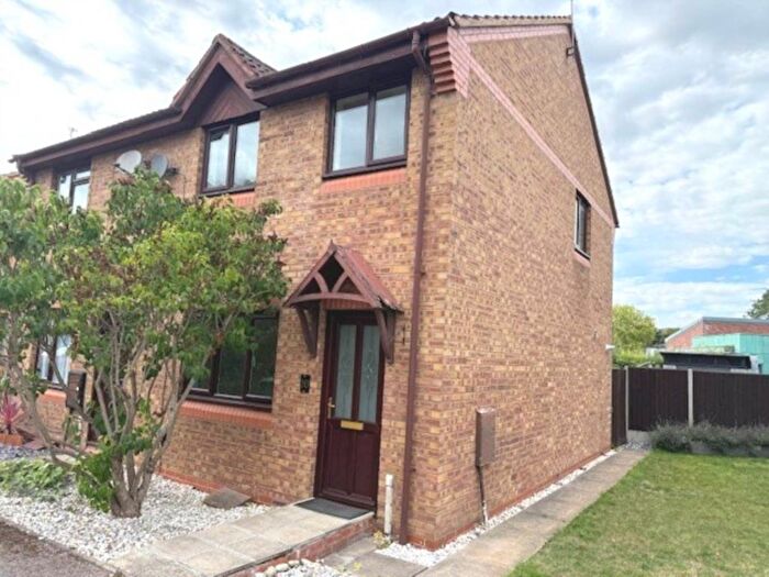 3 Bedroom Terraced House To Rent In Battersby Mews, Aylesbury, HP21