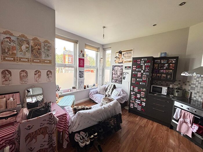 1 Bedroom Flat To Rent In Brudenell Grove, Leeds, LS6