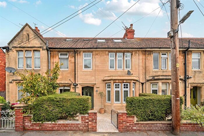 3 Bedroom Terraced House For Sale In Lowden Avenue, Chippenham, SN15