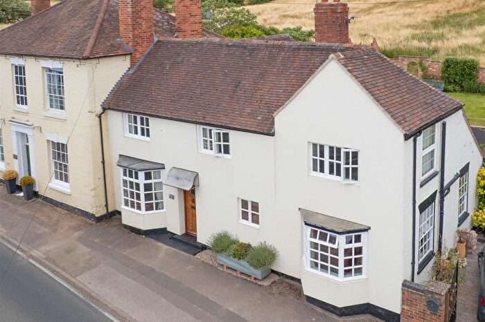 4 Bedroom Semi-Detached House For Sale In Severn Stoke, Worcester, WR8