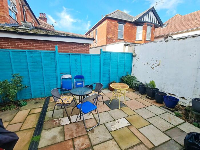 1 Bedroom Flat For Sale In Chatsworth Road, Charminster, Bournemouth, BH8