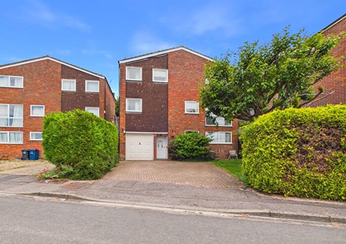 4 Bedroom Detached House For Sale In Hillside, Chesham, Buckinghamshire, HP5
